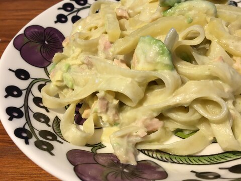 食感が楽しい！アボカドとたくあんの 和風パスタ